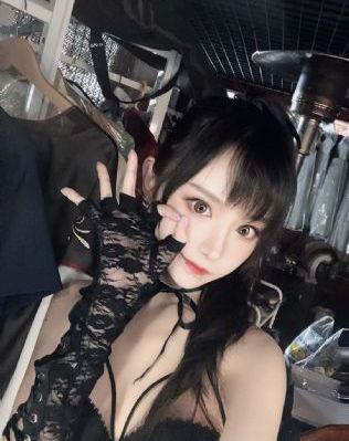 吃奶摸下激烈视频学生